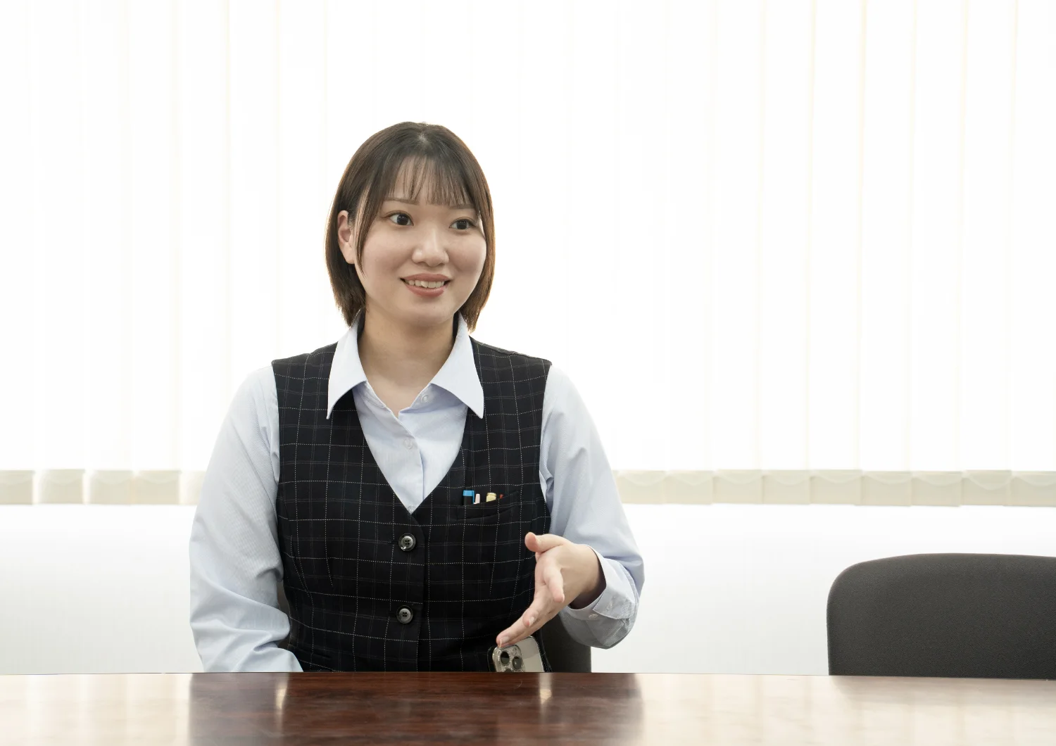 求職者の方へメッセージを伝える栗原さん